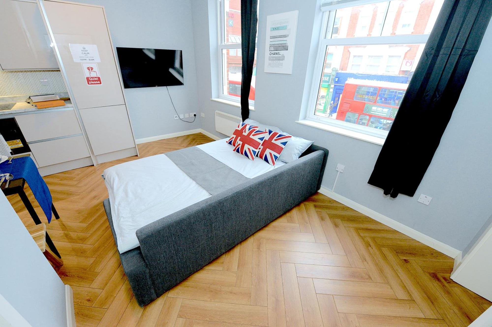 Appartamento 1 Bedroom Flat In Wood Piccadilly Line *