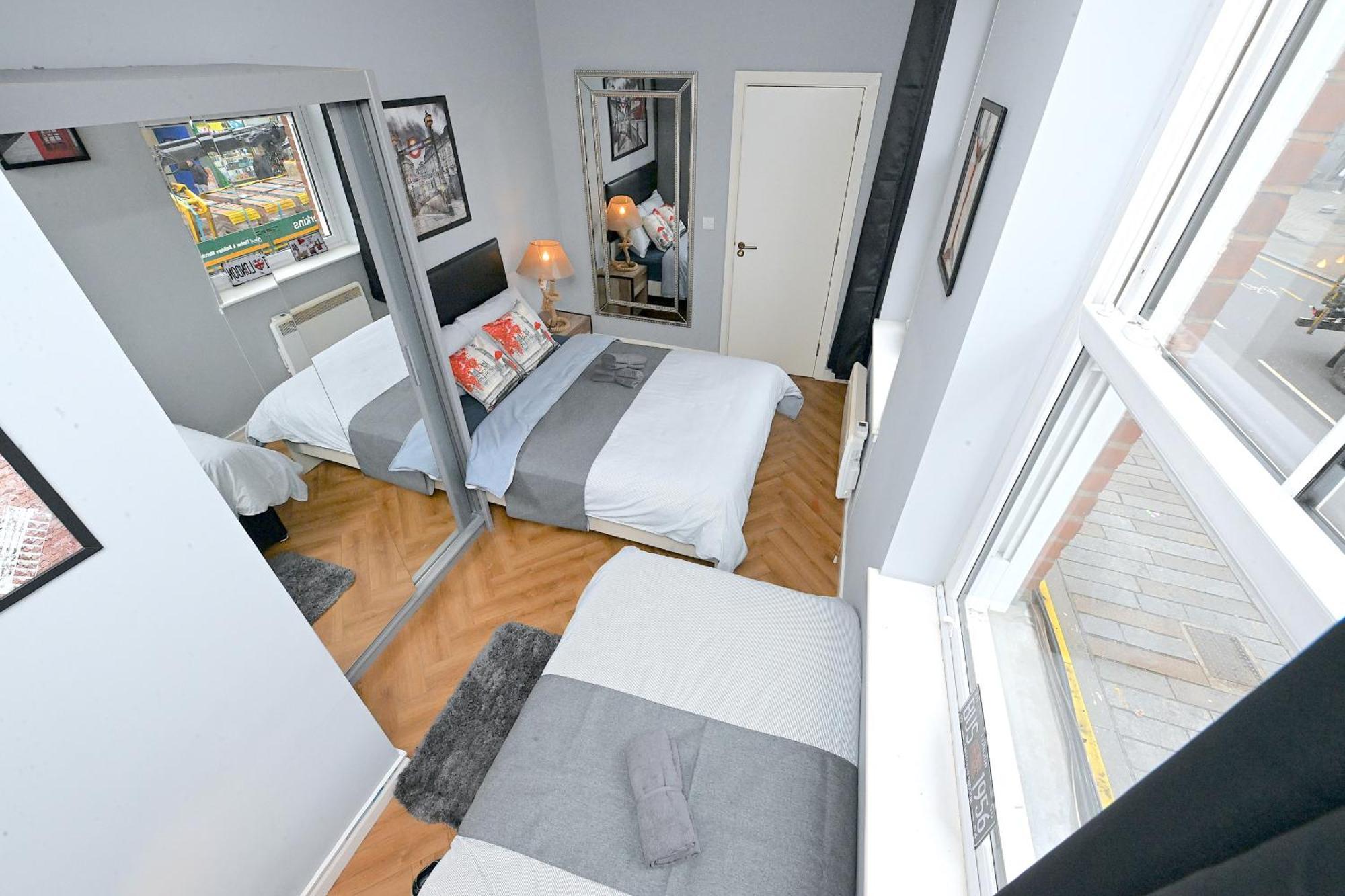 1 Bedroom Flat In Wood Piccadilly Line Appartamento *