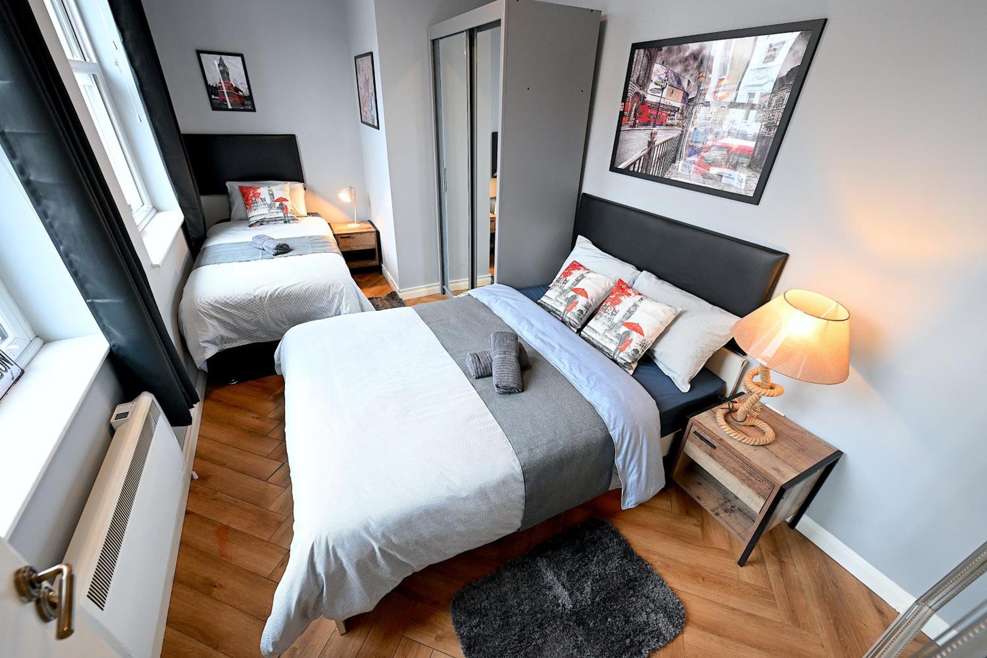1 Bedroom Flat In Wood Piccadilly Line * Londra